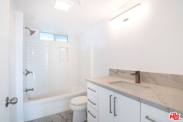 231 E Hyde Park Boulevard, Inglewood, CA 90302