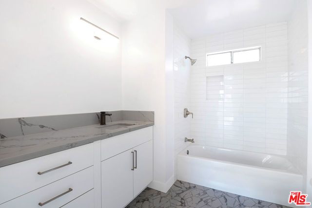 231 E Hyde Park Boulevard, Inglewood, CA 90302
