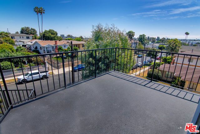 231 E Hyde Park Boulevard, Inglewood, CA 90302