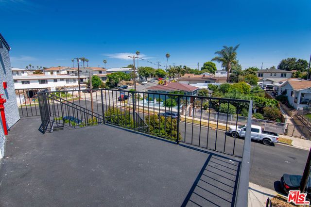 231 E Hyde Park Boulevard, Inglewood, CA 90302