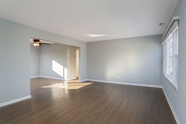 317 Burlington Avenue 2, Western Springs, IL 60558