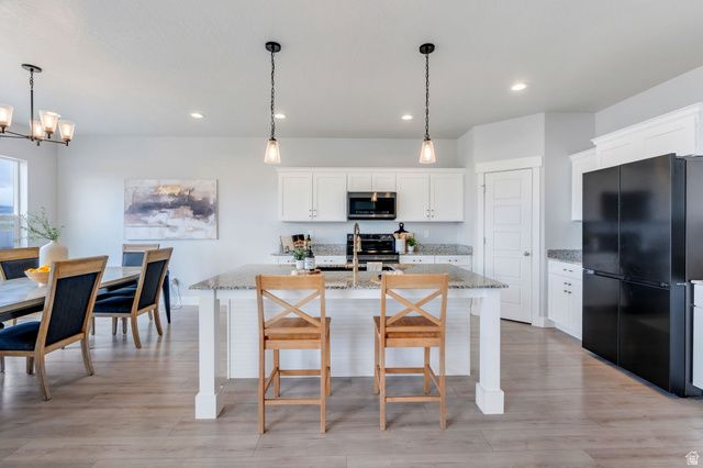 4867 N CANAAN PEAK DR, Eagle Mountain, UT 84005