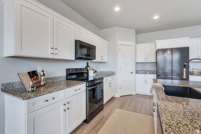 4867 N CANAAN PEAK DR, Eagle Mountain, UT 84005