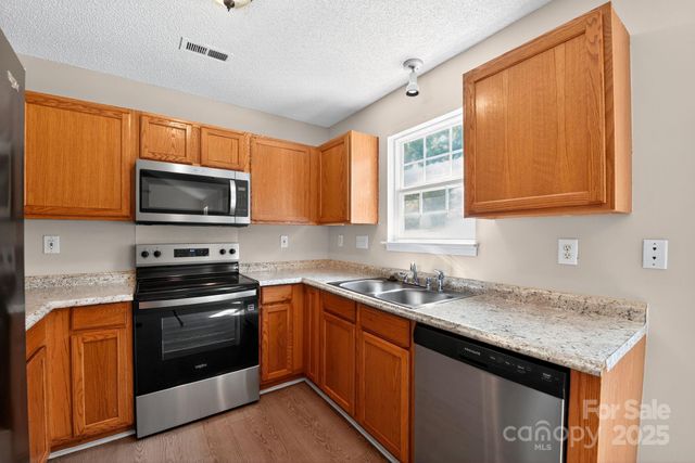 1318 Grass Meadows Court, Charlotte, NC 28216