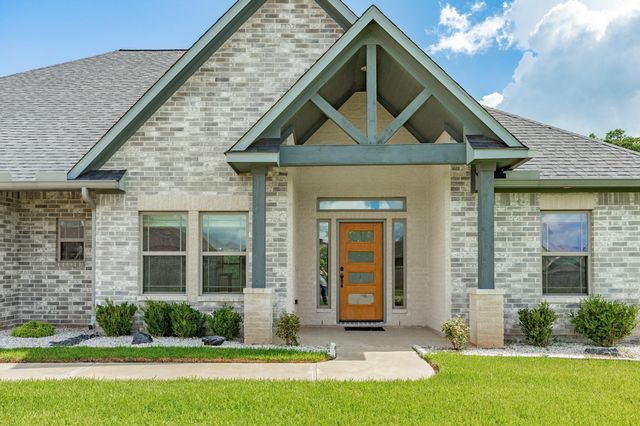 216 Creekside Lane, Lake Jackson, TX 77566