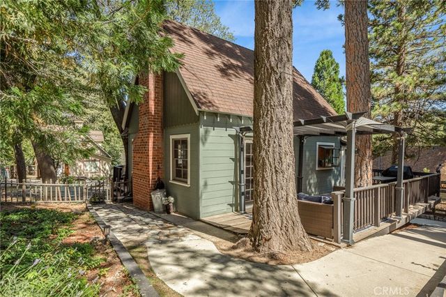 380 Hemlock, Lake Arrowhead, CA 92352