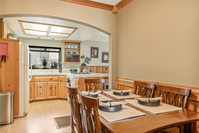 380 Hemlock, Lake Arrowhead, CA 92352