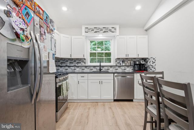 214 WASHINGTON ST, Morrisville, PA 19067