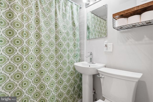 214 WASHINGTON ST, Morrisville, PA 19067