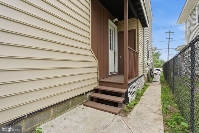 214 WASHINGTON ST, Morrisville, PA 19067