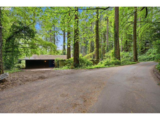 10933 S RIVERSIDE Dr, Portland, OR 97219
