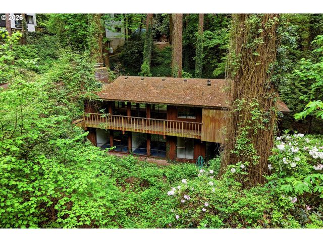 10933 S RIVERSIDE Dr, Portland, OR 97219
