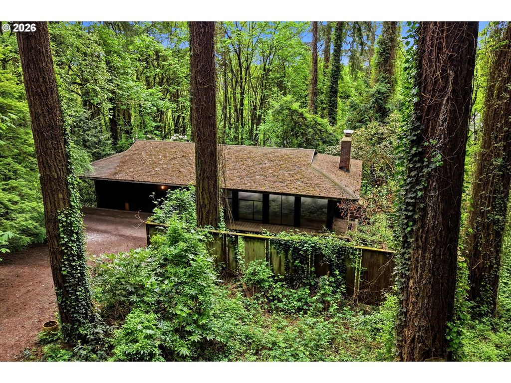 10933 S RIVERSIDE Dr, Portland, OR 97219