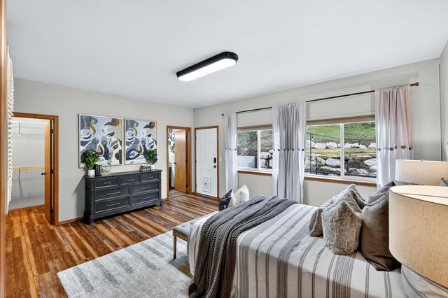 1003 S Henry Rd, Greenacres, WA 99016