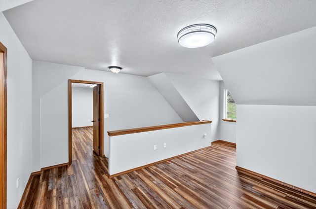 1003 S Henry Rd, Greenacres, WA 99016