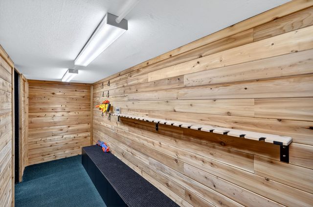 1003 S Henry Rd, Greenacres, WA 99016