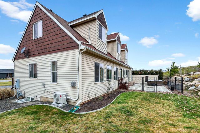 1003 S Henry Rd, Greenacres, WA 99016