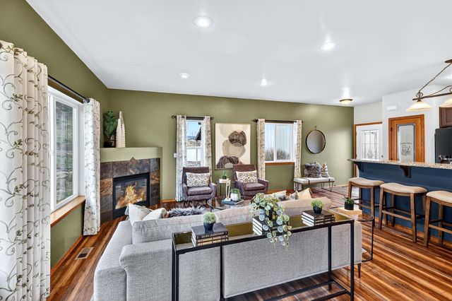 1003 S Henry Rd, Greenacres, WA 99016