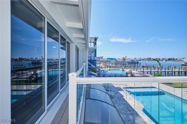 789 San Carlos DR, Fort Myers Beach, FL 33931