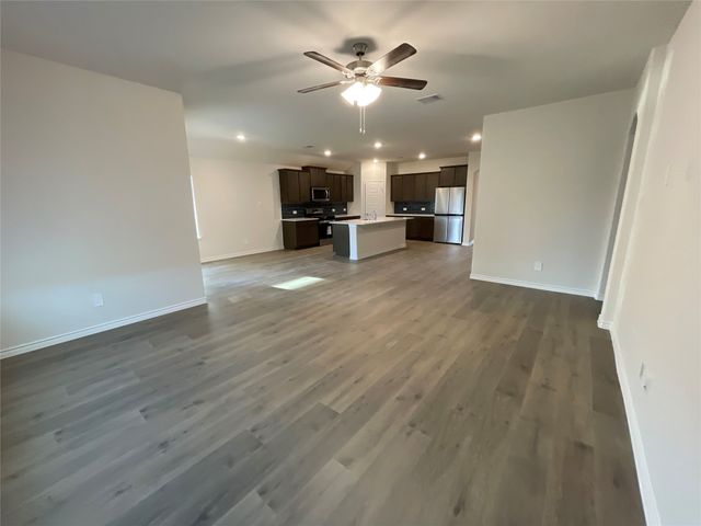 655 Divine Gardens Street, Lavon, TX 75166