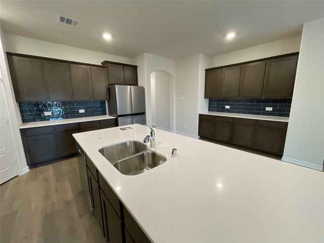 655 Divine Gardens Street, Lavon, TX 75166