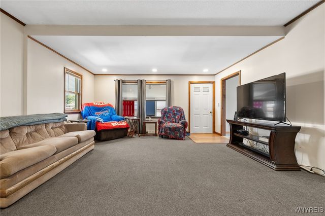 17 Redwood Drive 15, Cheektowaga, NY 14225