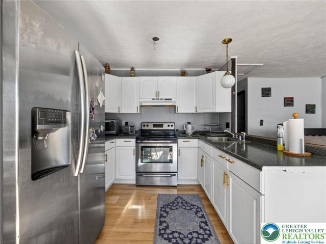 6060 Boardwalk Drive, Tobyhanna Twp, PA 18466