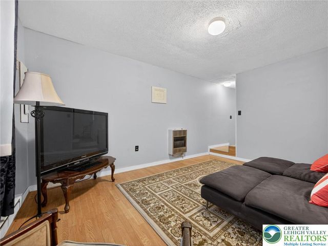 6060 Boardwalk Drive, Tobyhanna Twp, PA 18466