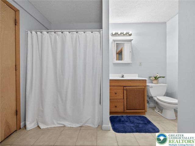 6060 Boardwalk Drive, Tobyhanna Twp, PA 18466