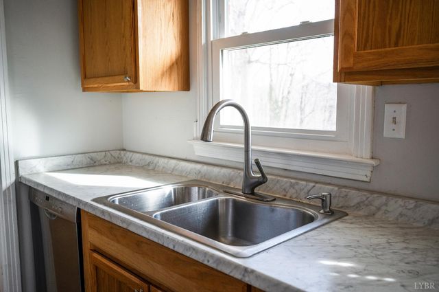 102 Dale Avenue, Lynchburg, VA 24502