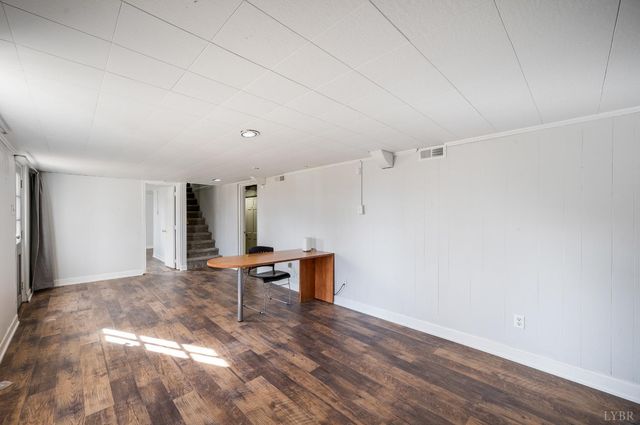 102 Dale Avenue, Lynchburg, VA 24502