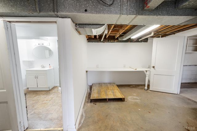 102 Dale Avenue, Lynchburg, VA 24502