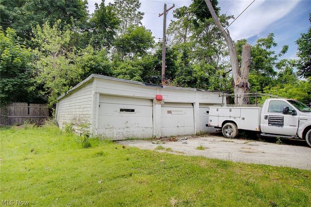 1872 Lampson Road, Cleveland, OH 44112