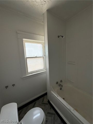 1872 Lampson Road, Cleveland, OH 44112