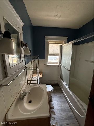1872 Lampson Road, Cleveland, OH 44112