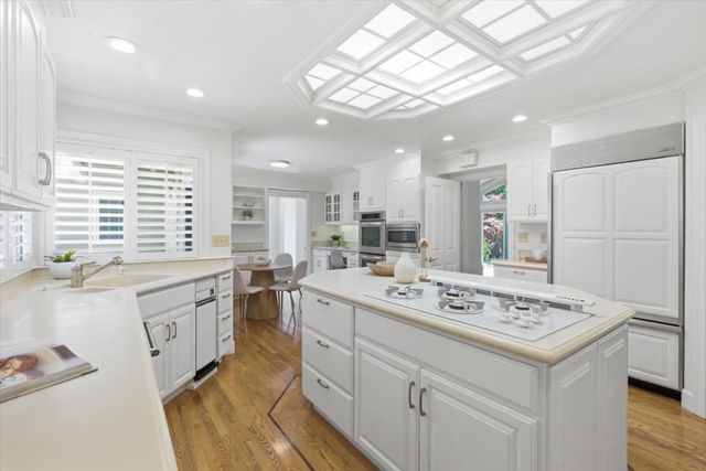 1037 Yorkshire Drive, Los Altos, CA 94024