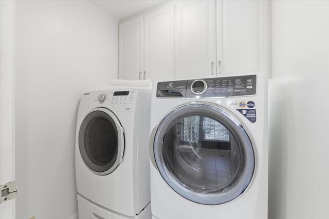 1037 Yorkshire Drive, Los Altos, CA 94024