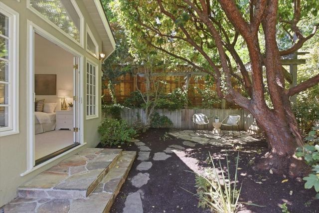 1037 Yorkshire Drive, Los Altos, CA 94024