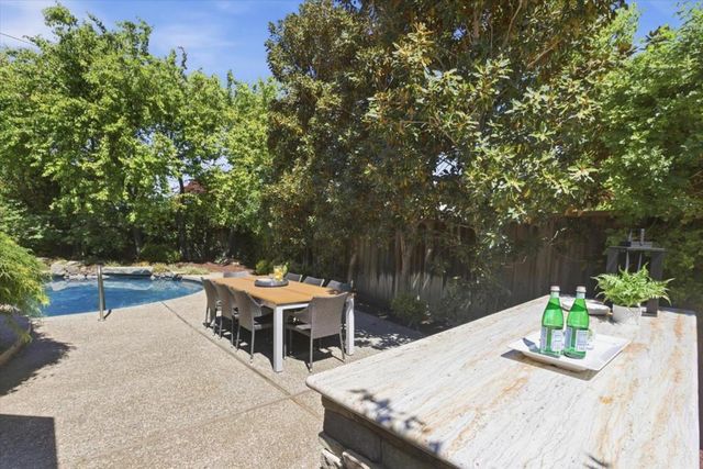 1037 Yorkshire Drive, Los Altos, CA 94024