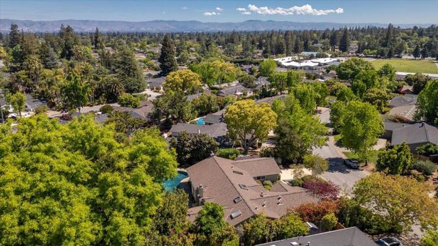 1037 Yorkshire Drive, Los Altos, CA 94024