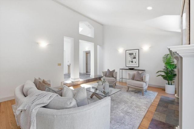 1037 Yorkshire Drive, Los Altos, CA 94024