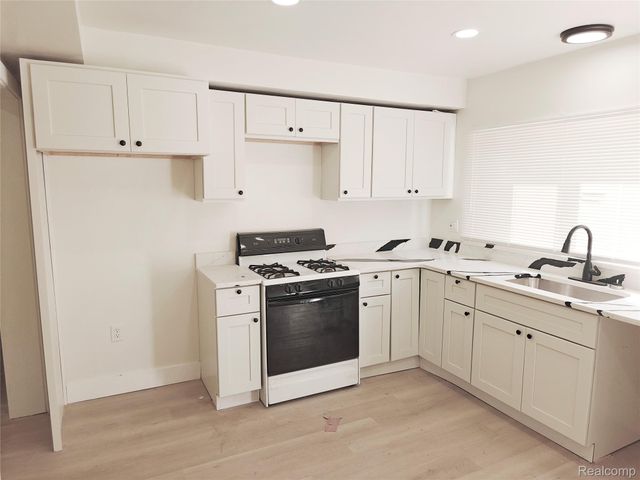 20560 Asbury Park, Detroit, MI 48235