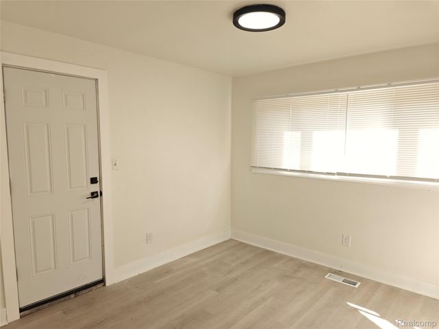 20560 Asbury Park, Detroit, MI 48235