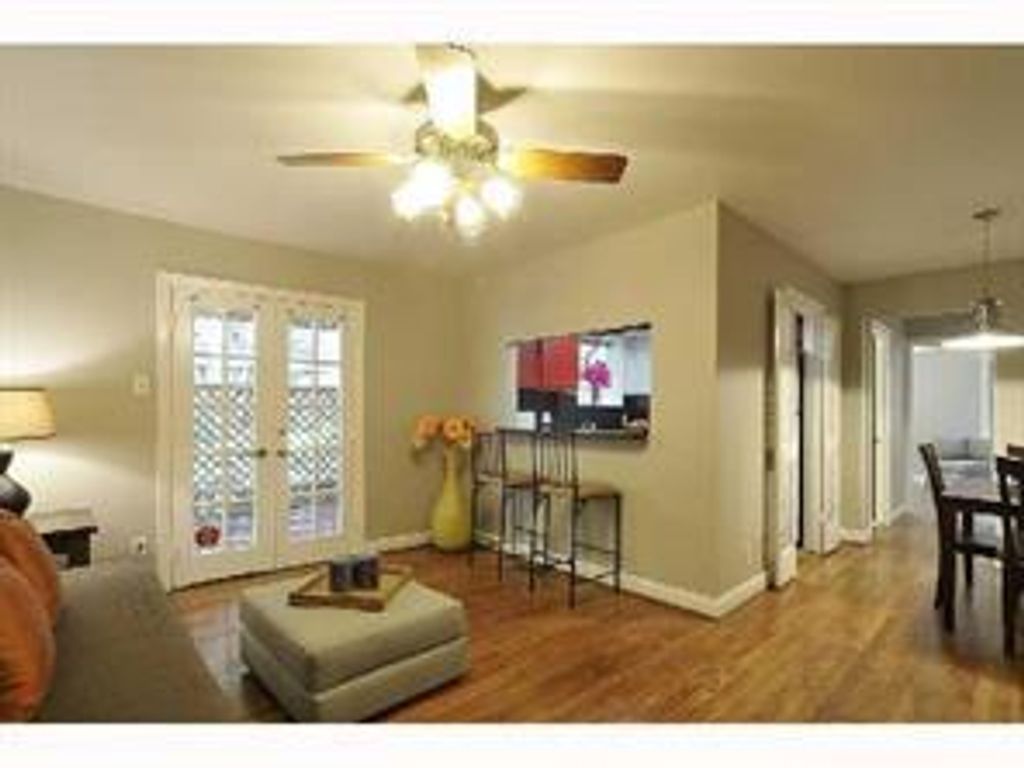 910 E 32nd ST 103, Austin, TX 78705