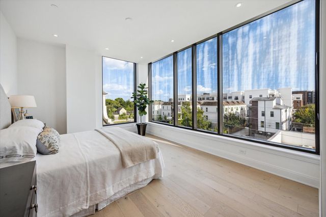 2323 W Main Street 402, Houston, TX 77098