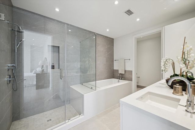 2323 W Main Street 402, Houston, TX 77098