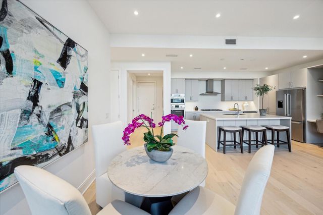 2323 W Main Street 402, Houston, TX 77098