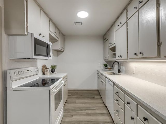 111 W Myrtle Drive, Midwest City, OK 73110