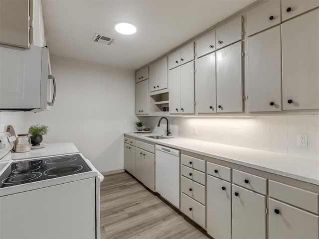 111 W Myrtle Drive, Midwest City, OK 73110