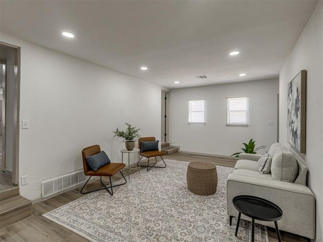 111 W Myrtle Drive, Midwest City, OK 73110